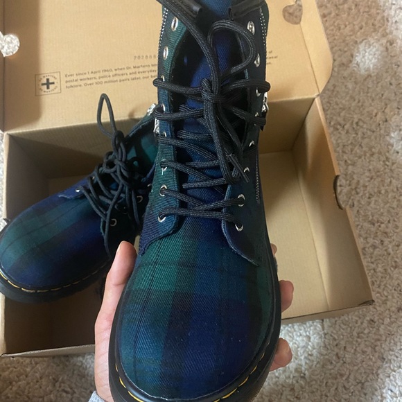 COPY - Dr. Martens